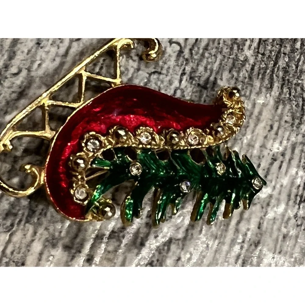 Christmas Tree Sleigh Brooch Pin Rhinestones Enameled Gold‎ Tone Vintage * ReAd